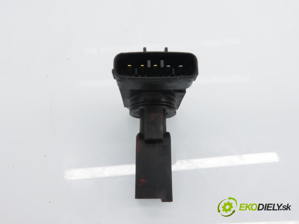 TOYOTA COROLLA Verso (_E12_) MINIVAN 2002 66,00 2.0 D-4D (CDE120_) - 1CD-FTV 1995,00 váha vzduchu vzduchu 2220427010 ; AFH70M23
