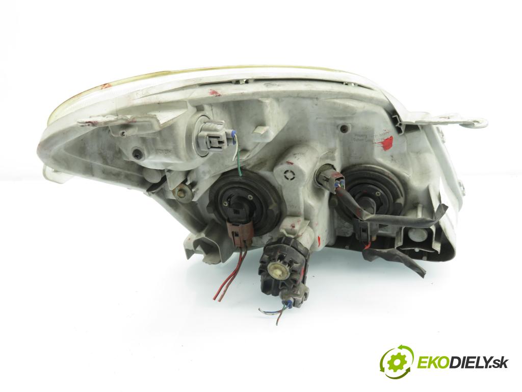 TOYOTA COROLLA Verso (_E12_) MINIVAN 2002 66,00 2.0 D-4D (CDE120_) - 1CD-FTV 1995,00 světlo LP