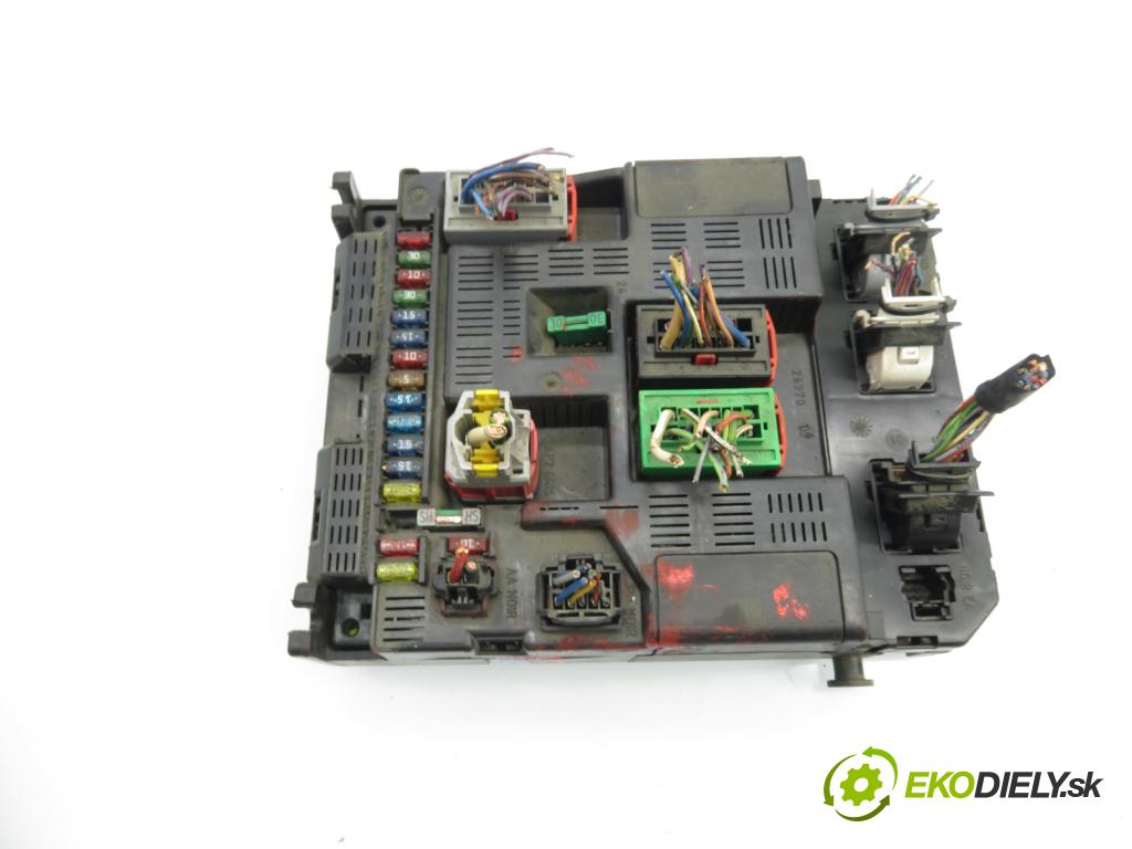 PEUGEOT 307 (3A/C) HB 2002 100,00 2.0 16V - RFN (EW10J4) 1997,00 MODUL BSI 9636760580F ; 9644098180