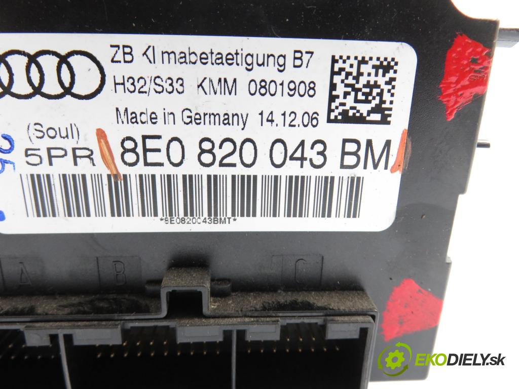 AUDI A4 Avant (8ED, B7) KOMBI 2005 125,00 2.0 TDI - BRD 1968,00 Panel kúrenia KLIMATRONIK 8E0820043BM