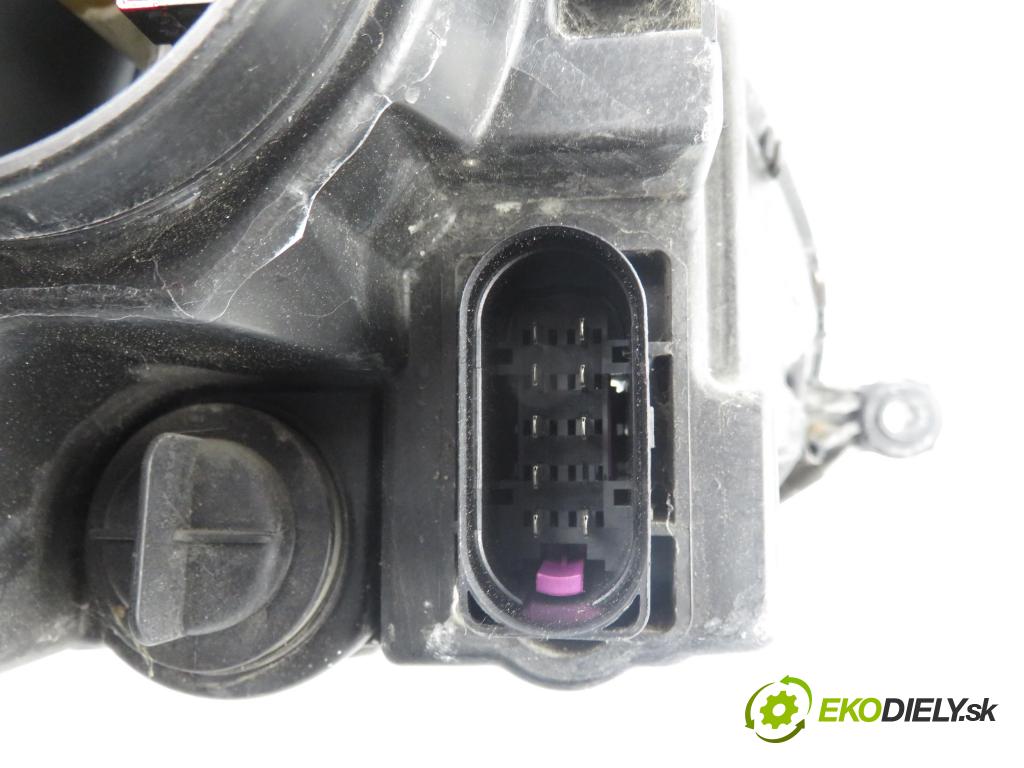 VW GOLF V (1K1) HB 2006 77,00 1.9 TDI - BKC 1896,00 Svetlo LP 1K6041005A ; 0301212201