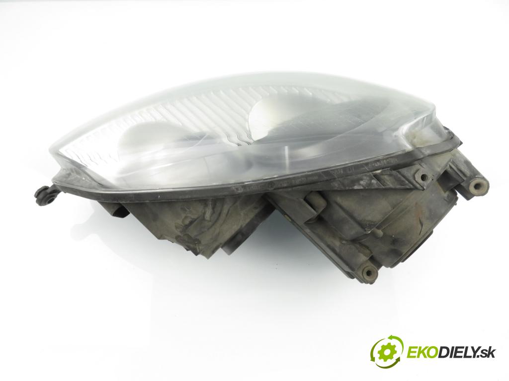 VW GOLF V (1K1) HB 2004 55,00 2.0 SDI - BDK 1968,00 Svetlo PP 1K6941006D ; 4VFX13005AD