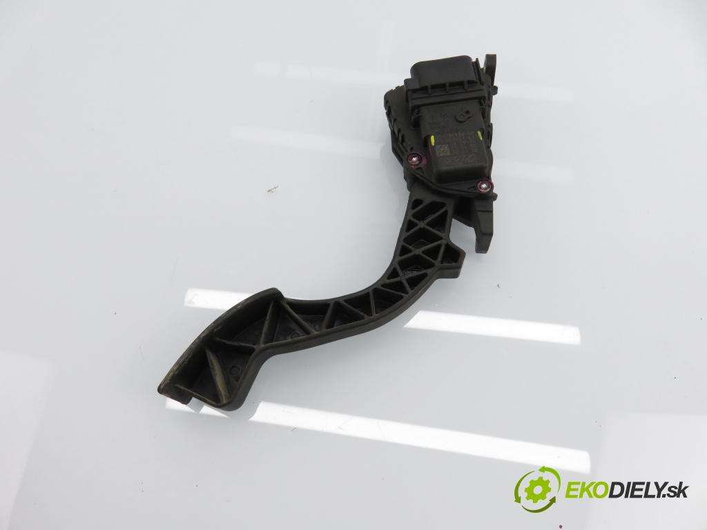 FORD FOCUS II (DA_, HCP) HB 2006 100,00 2.0 TDCi - G6DA 1997,00 Potenciometer plynu 4M519F836AH ; 6PV00864101 (Potenciometer plynového pedálu)