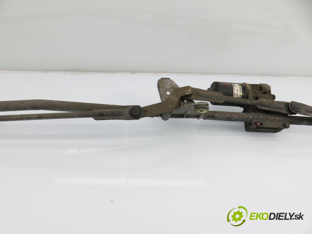 PEUGEOT 307 (3A/C) HB 2002 100,00 2.0 16V - RFN (EW10J4) 1997,00 Motorček stieračov 404638
