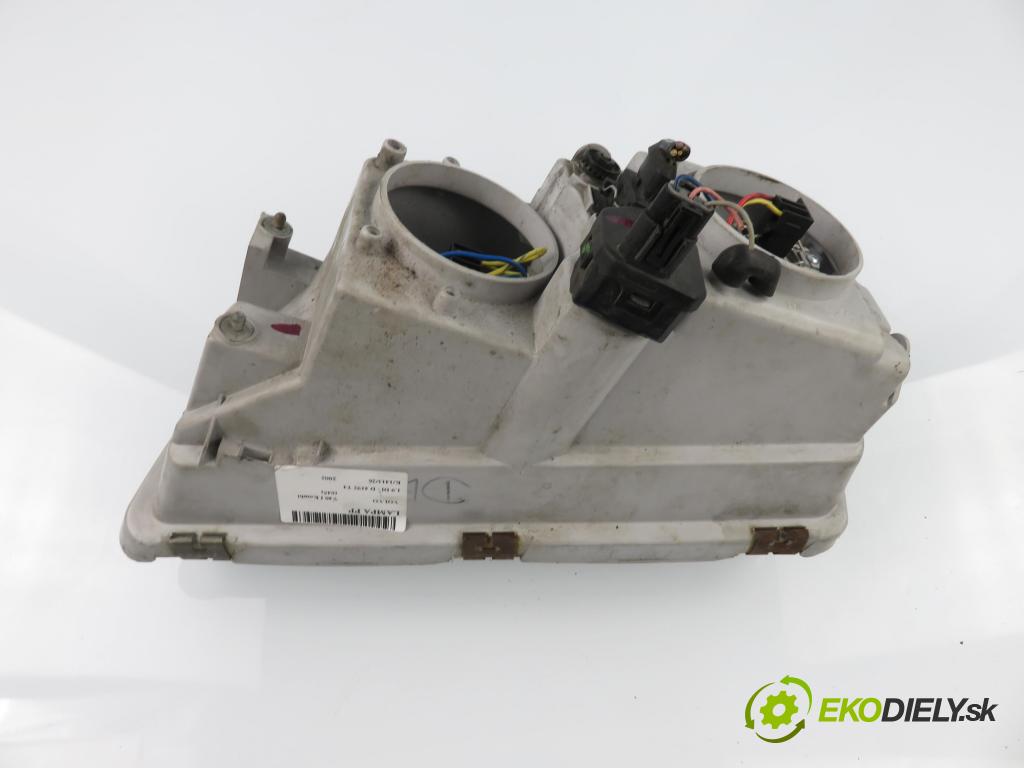 VOLVO V40 Kombi (645) KOMBI 2002 75,00 1.9 DI - D 4192 T4 1870,00 Svetlo PP 30859620