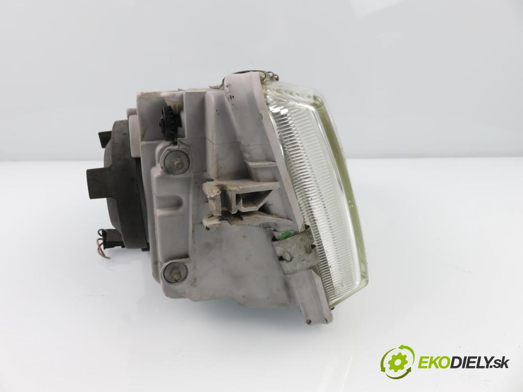 VOLVO V40 Kombi (645) KOMBI 2002 75,00 1.9 DI - D 4192 T4 1870,00 Svetlo PP 30859620