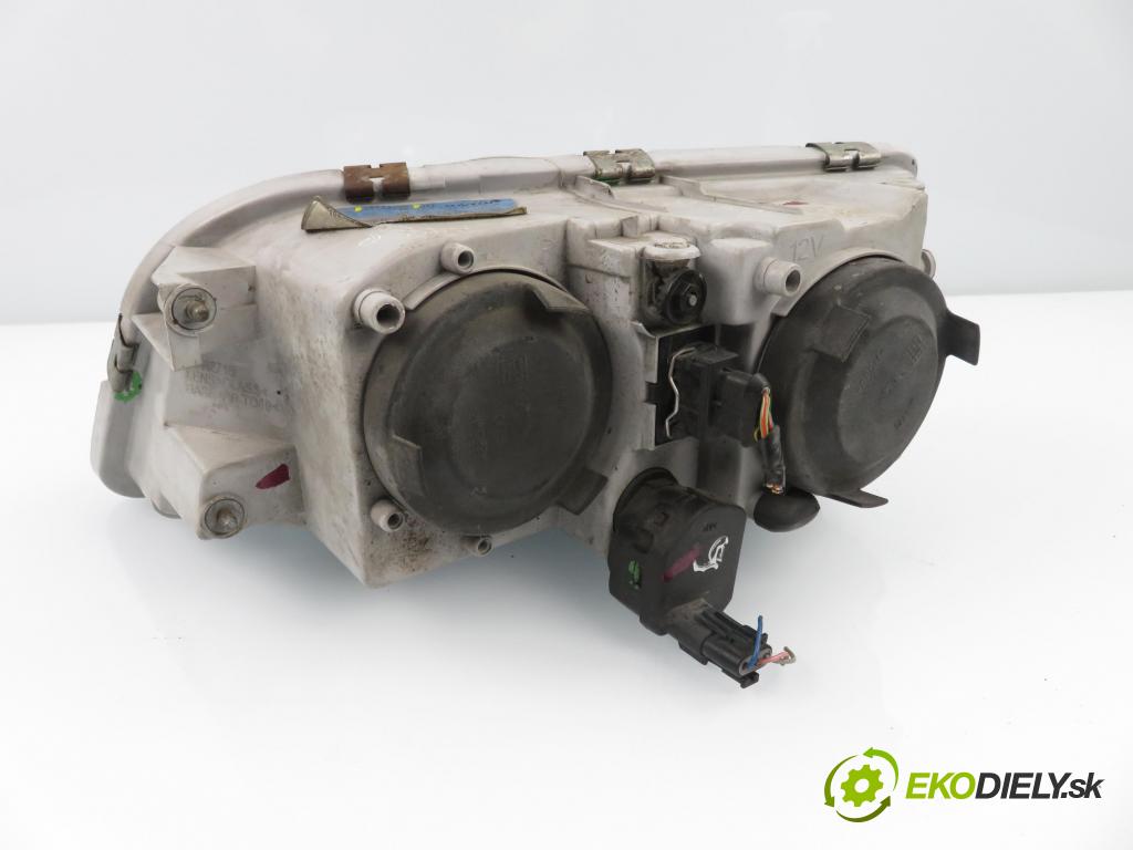 VOLVO V40 Kombi (645) KOMBI 2002 75,00 1.9 DI - D 4192 T4 1870,00 Svetlo PP 30859620