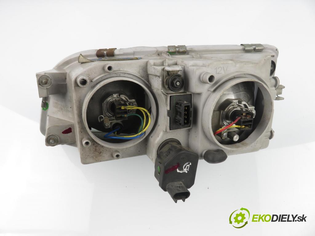 VOLVO V40 Kombi (645) KOMBI 2002 75,00 1.9 DI - D 4192 T4 1870,00 Svetlo PP 30859620