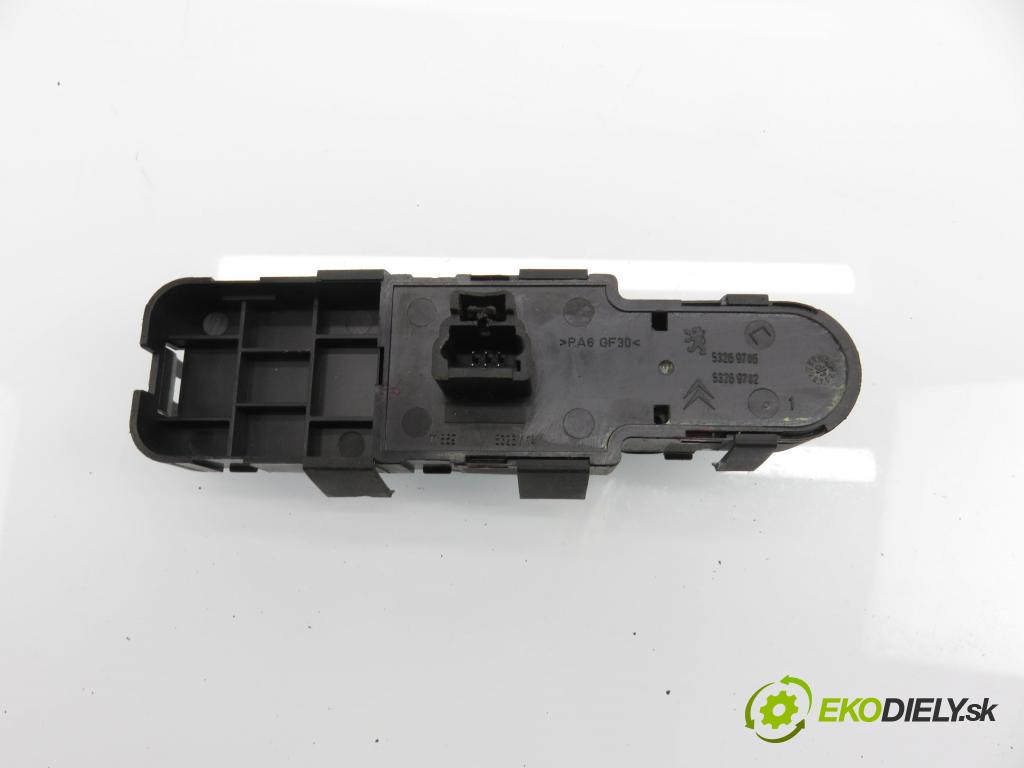 PEUGEOT 307 (3A/C) HB 2002 100,00 2.0 16V - RFN (EW10J4) 1997,00 Panel ovládaní oken 96351622XT