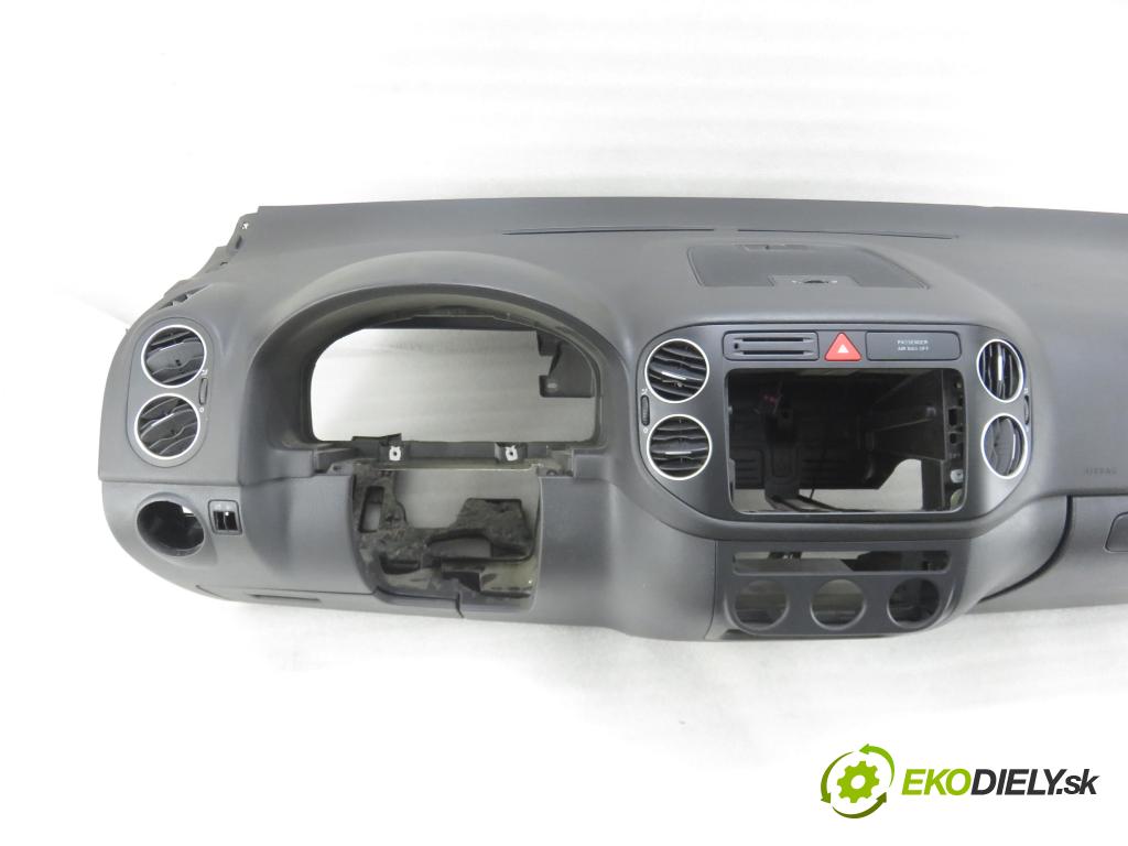 VW GOLF PLUS (5M1, 521) MINIVAN 2006 103,00 2.0 TDI 16V - BKD 1968,00 palubovka