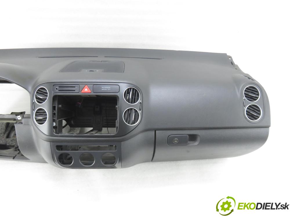 VW GOLF PLUS (5M1, 521) MINIVAN 2006 103,00 2.0 TDI 16V - BKD 1968,00 palubovka