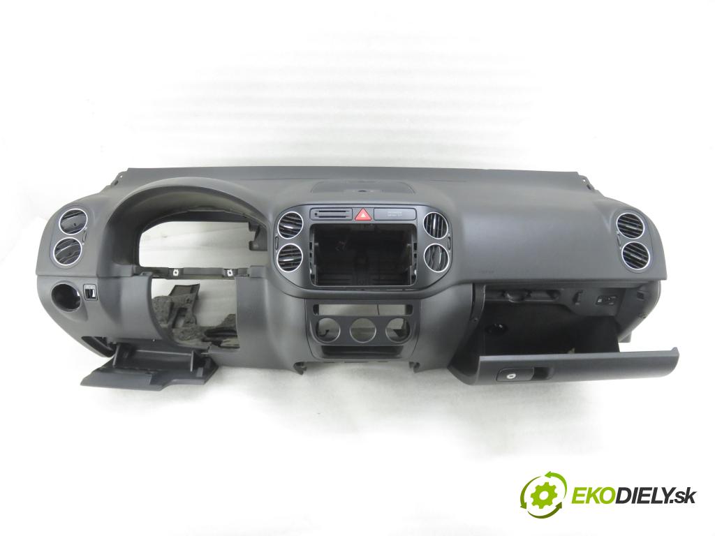 VW GOLF PLUS (5M1, 521) MINIVAN 2006 103,00 2.0 TDI 16V - BKD 1968,00 palubovka