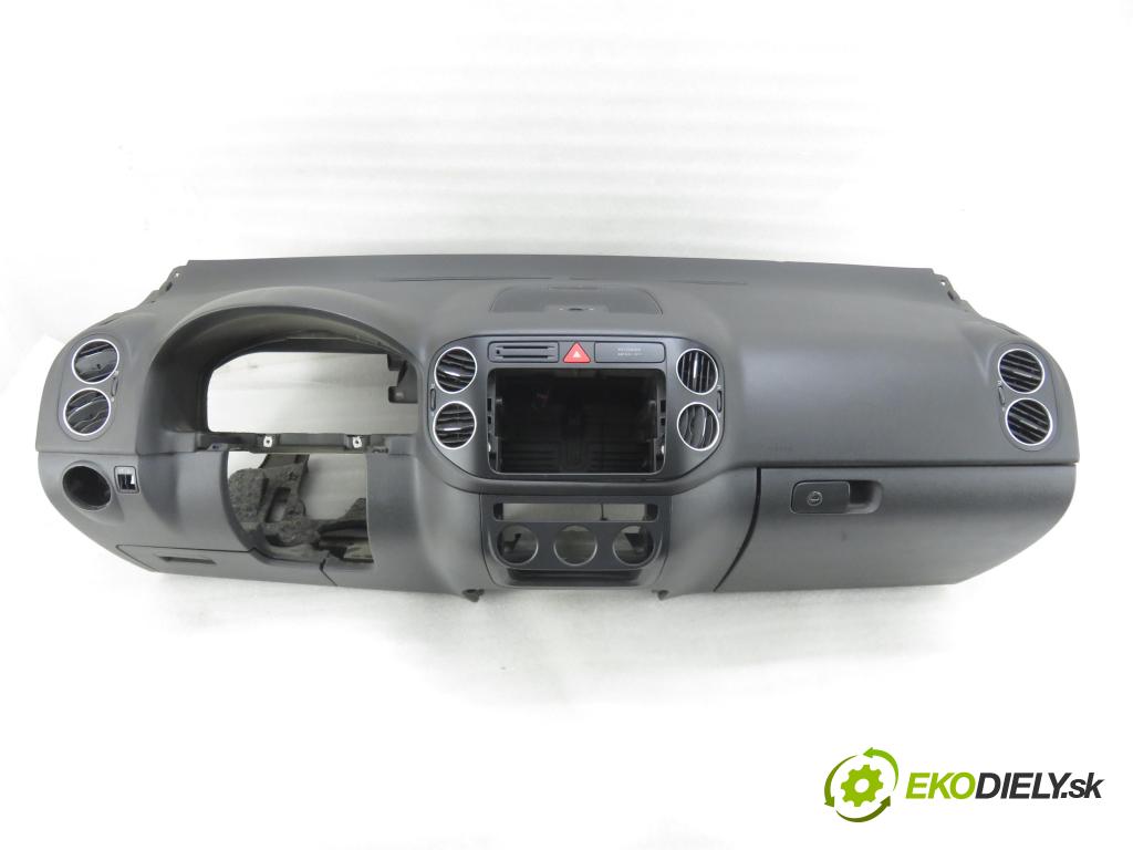 VW GOLF PLUS (5M1, 521) MINIVAN 2006 103,00 2.0 TDI 16V - BKD 1968,00 palubovka