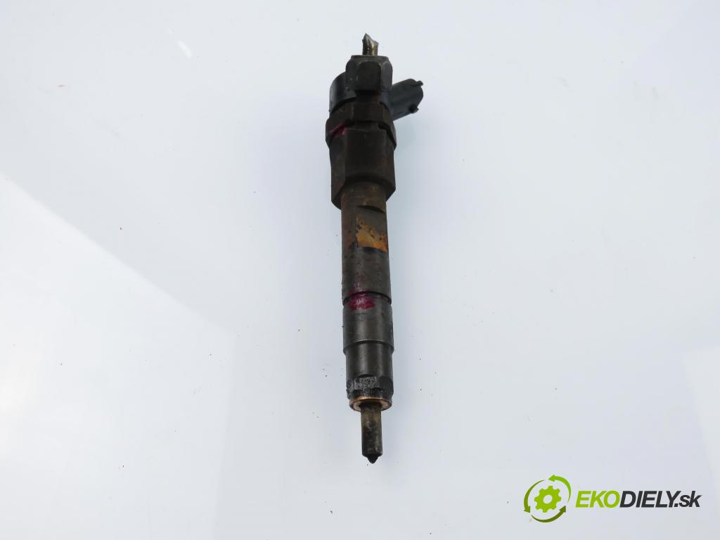 VOLVO V40 Kombi (645) KOMBI 2002 75,00 1.9 DI 102 - D 4192 T4 1870,00 vstrekovač 0445110021 ; 7700111014 (Vstrekovač paliva)