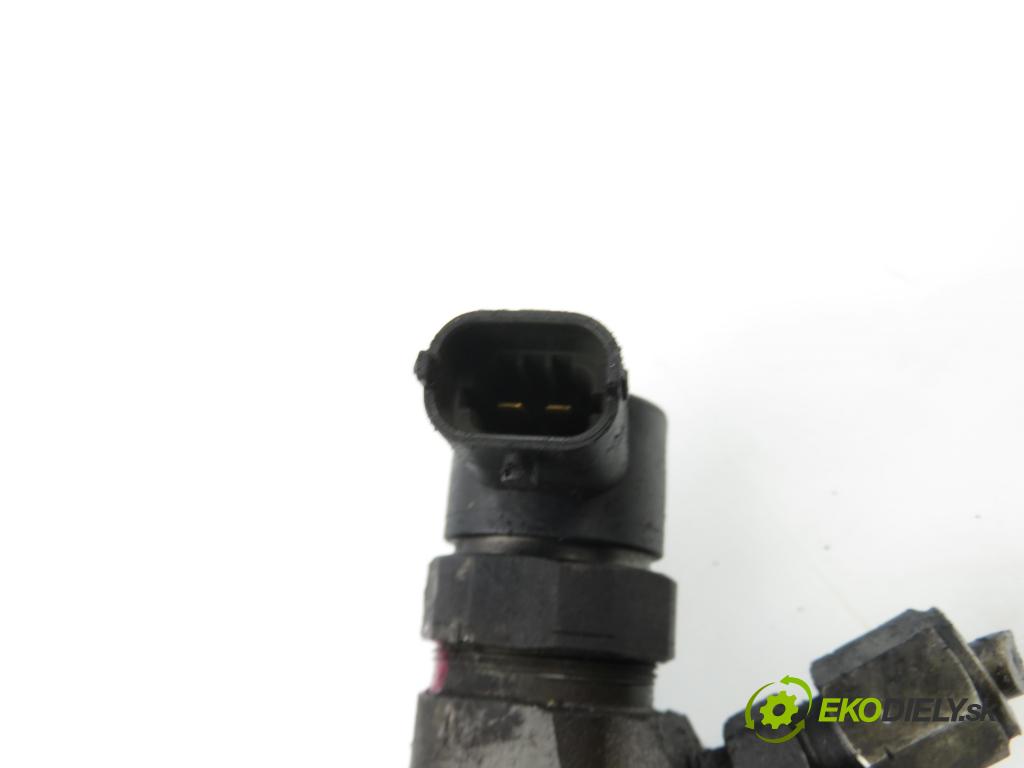 ALFA ROMEO 159 Sportwagon (939_) KOMBI 2006 100,00 1.9 JTDM 16V - 937 A8.000 1910,00 vstrekovač 0445110243 (Vstrekovač paliva)