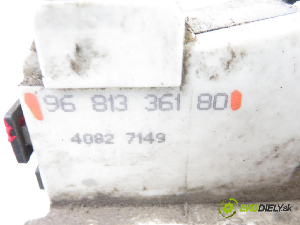 PEUGEOT EXPERT Skrzynia (VF3A_, VF3U_, VF3X_) FURGON 2008 66,00 1.6 HDi 90 16V - 9HU (DV6UTED4) 1560,00 zámok BRÁNKY 9681336180