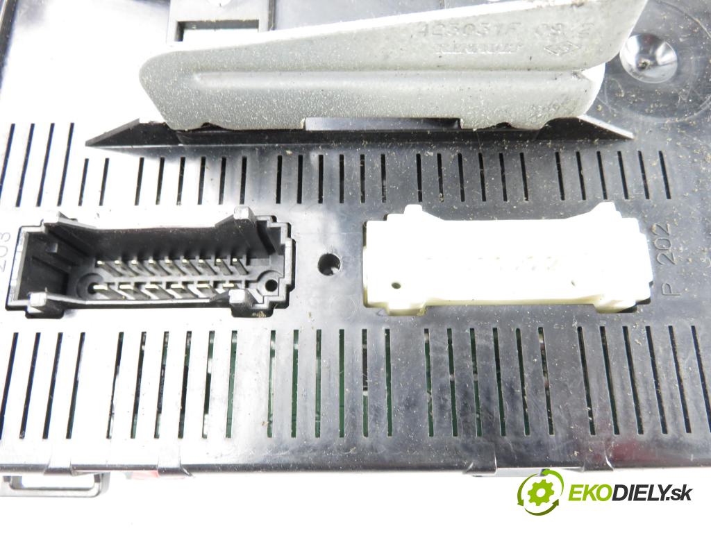 RENAULT CLIO II (BB_, CB_) HB 2000 43,00 1.2 (BB0A, BB0F, BB10, BB1K, BB28, BB2D, BB2H, CB0 1149,00 MODUL UCH-2 8200207134A ; P8200207134A