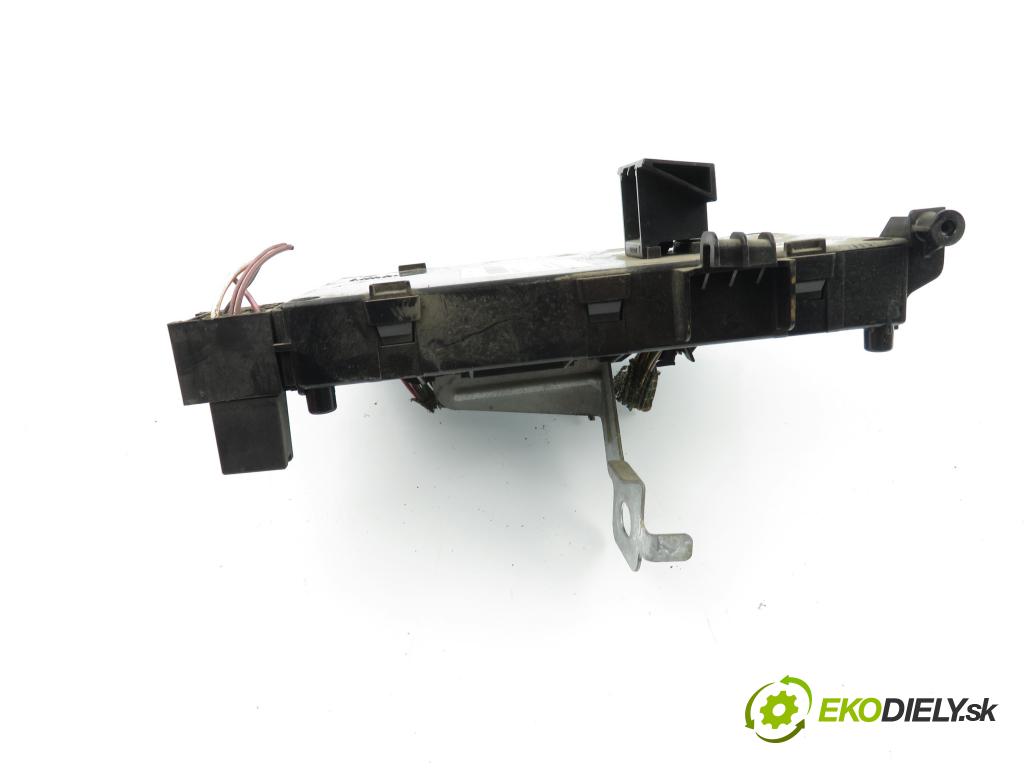 RENAULT CLIO II (BB_, CB_) HB 2000 43,00 1.2 (BB0A, BB0F, BB10, BB1K, BB28, BB2D, BB2H, CB0 1149,00 MODUL UCH-2 8200207134A ; P8200207134A