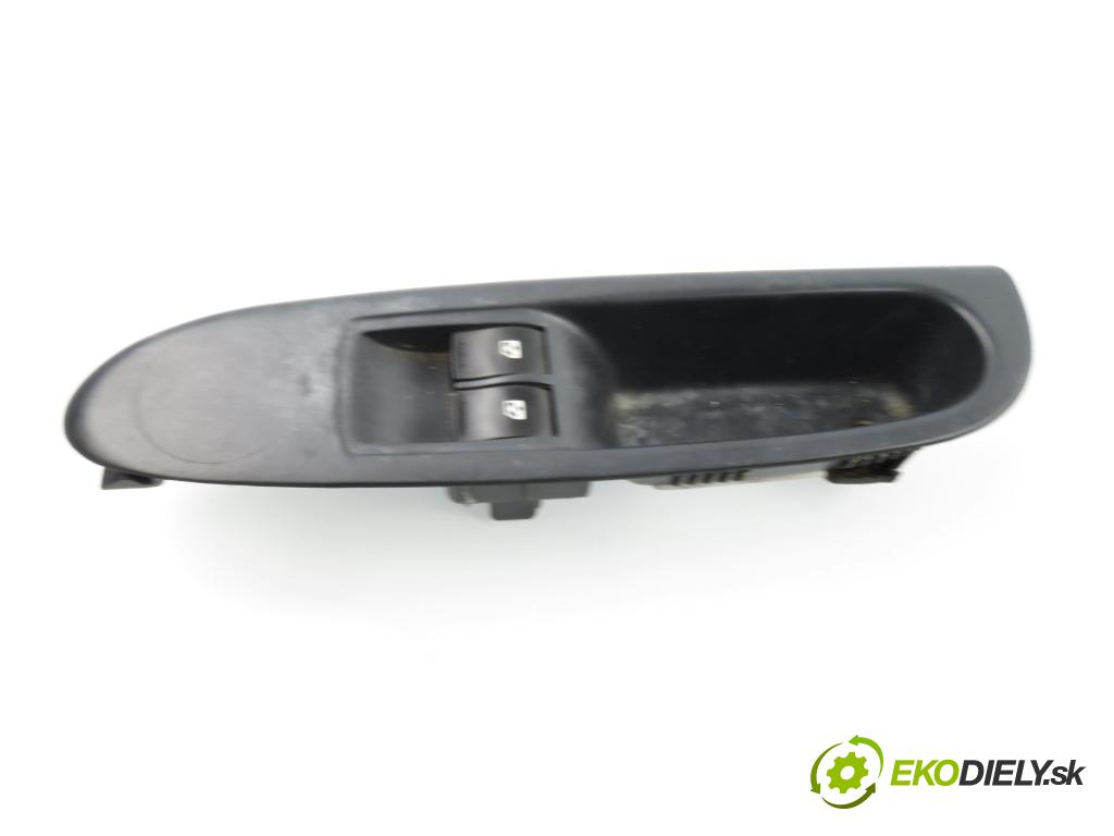 RENAULT CLIO II (BB_, CB_) HB 2000 43,00 1.2 8V 58 1149,00 Panel ovládania okien 8200084003