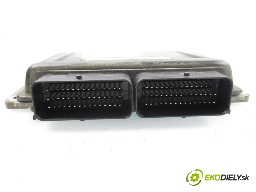RENAULT CLIO II (BB_, CB_) HB 2000 43,00 1.2 8V 58 1149,00 Riadiaca jednotka Motor 8200162378 ; S110115000