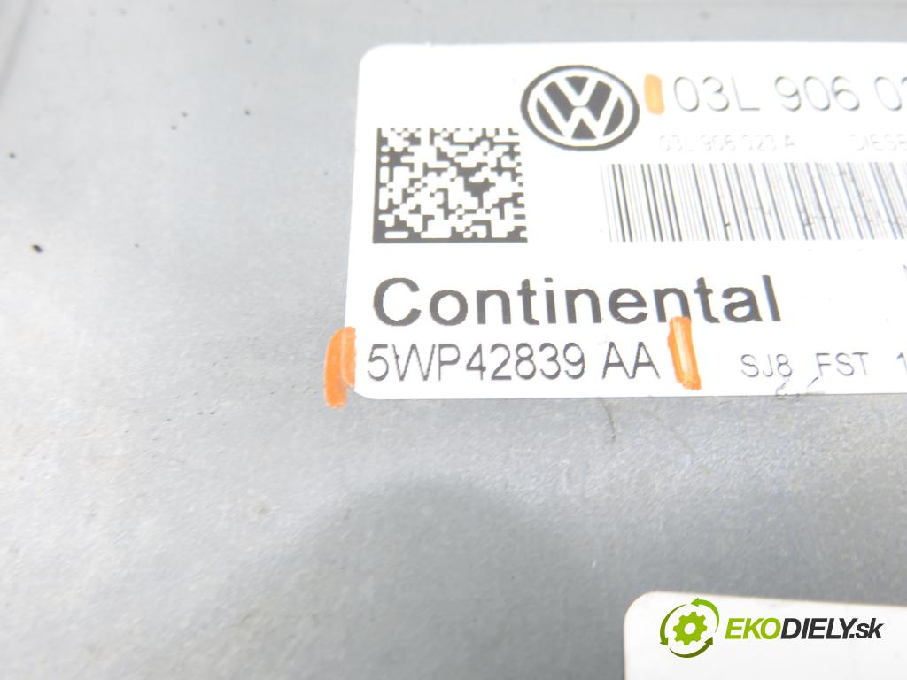 VW TOURAN (1T3) MINIVAN 2010 77,00 1.6 TDI - CAYC 1598,00 řídící jednotka motora 5WP42839AA ; 03L906023AS