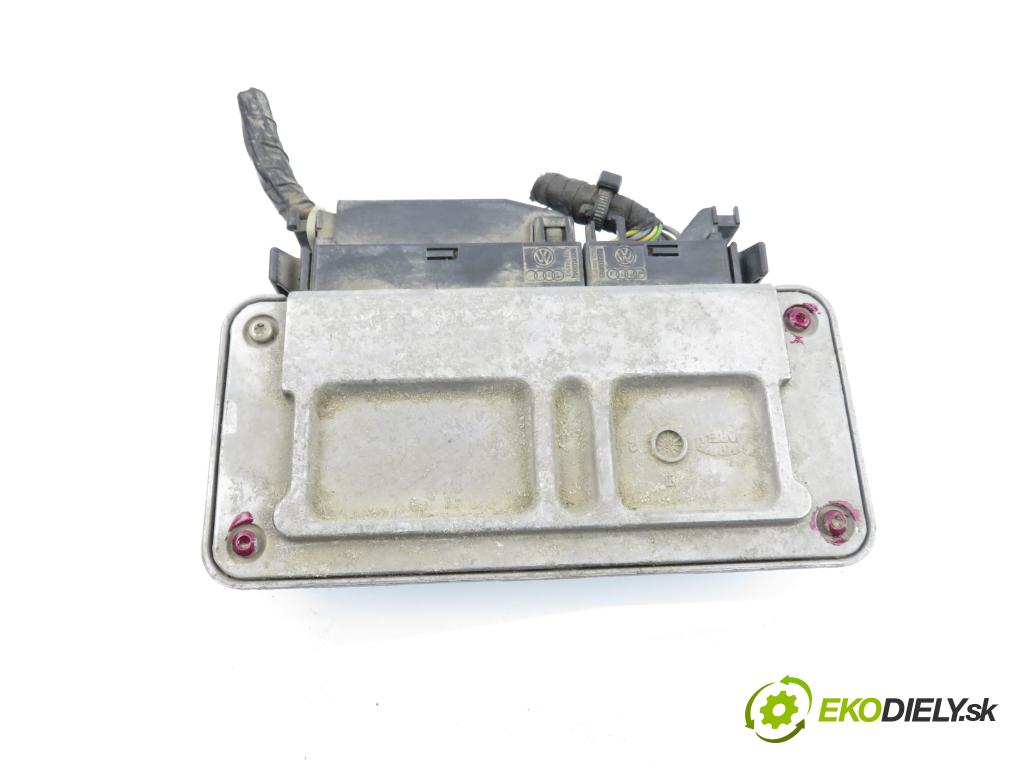 SEAT LEON (1P1) HB 2009 63,00 1.4 16V - BXW 1390,00 Riadiaca jednotka Motor 03C906024BC ; 03C906024AS