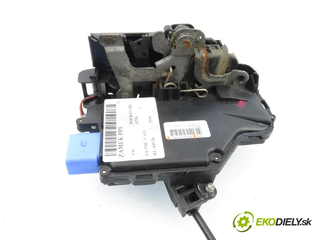 VW TOURAN (1T3) MINIVAN 2010 77,00 1.6 TDI - CAYC 1598,00 zámok 3D1837016AQ