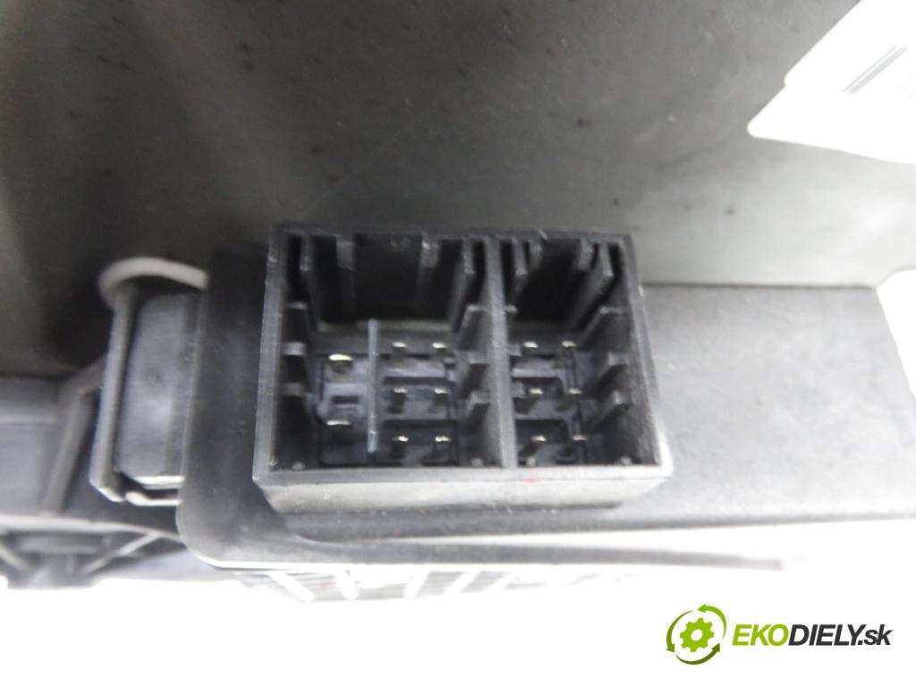 SKODA ROOMSTER (5J) KOMBIVAN 2006 51,00 1.4 TDI - BNM 1422,00 mechanismus oken 6Y2959802 ; 402039F ; 5J7837401A