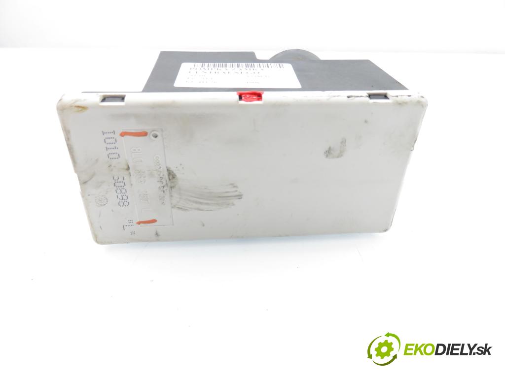 AUDI A3 (8L1) HB 1998 74,00 1.6 - AKL 1595,00 pumpa zámku centrálneho 8L0862257L