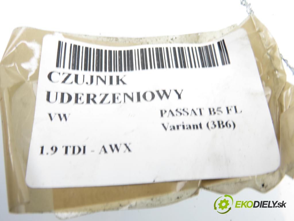 VW PASSAT B5.5 Variant (3B6) KOMBI 2002 96,00 1.9 TDI - AWX 1896,00 Snímač nárazu 6Q0909606 ; 5WK42895 (Snímač nárazu)