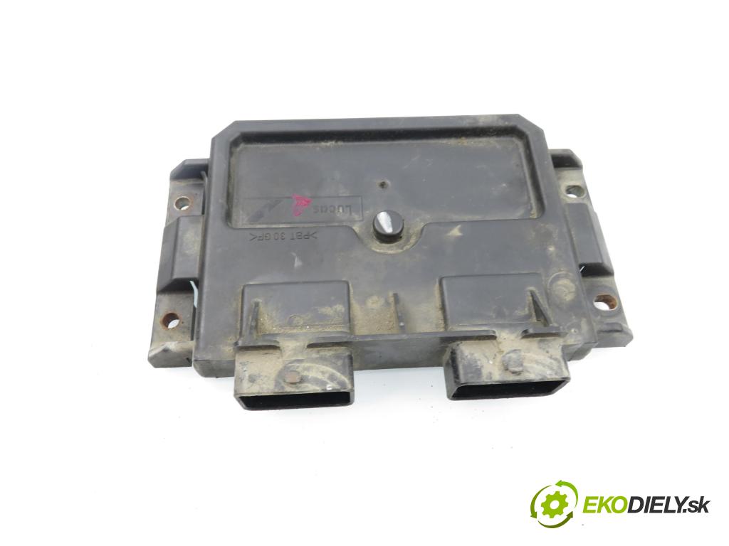 PEUGEOT PARTNER Combispace (5F) KOMBIVAN 2004 51,00 1.9 D - WJY (DW8B) 1868,00 Riadiaca jednotka Motor R04080036C ; 9650359580 ; 9655574380