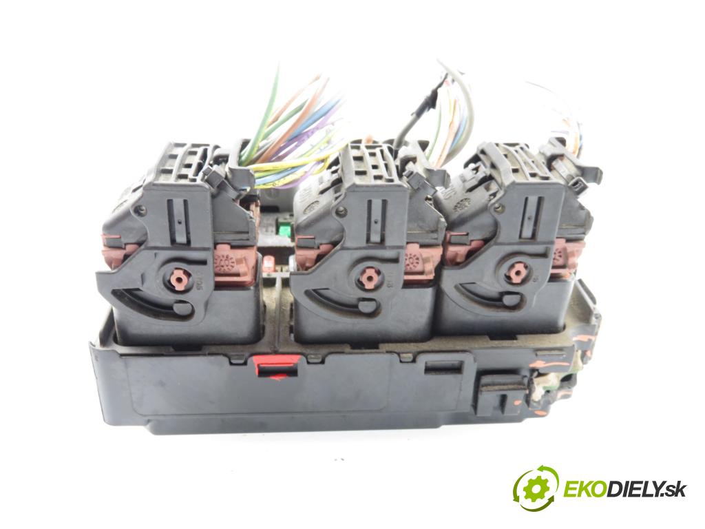 PEUGEOT EXPERT Skrzynia (VF3A_, VF3U_, VF3X_) FURGON 2008 66,00 1.6 HDi 90 16V - 9HU (DV6UTED4) 1560,00 MODUL BSM 9661682880 ; S118983005Q