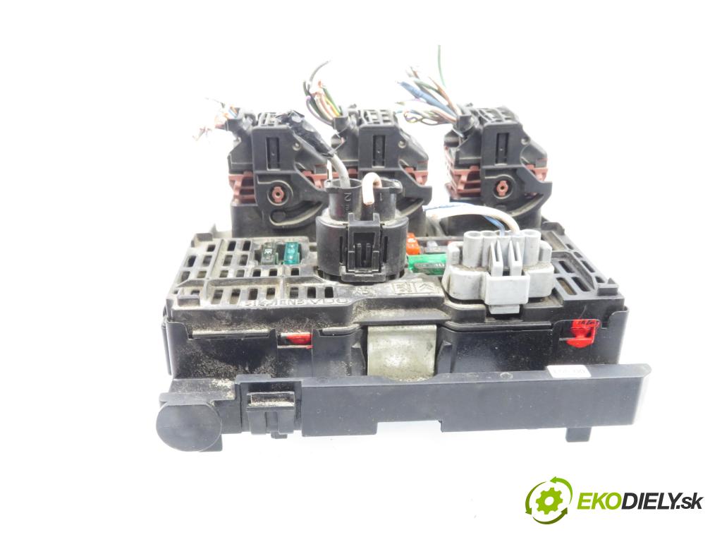 PEUGEOT EXPERT Skrzynia (VF3A_, VF3U_, VF3X_) FURGON 2008 66,00 1.6 HDi 90 16V - 9HU (DV6UTED4) 1560,00 MODUL BSM 9661682880 ; S118983005Q