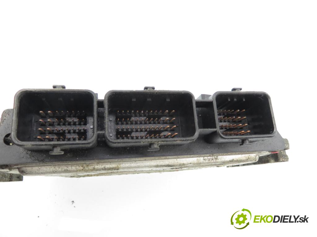 PEUGEOT EXPERT Skrzynia (VF3A_, VF3U_, VF3X_) FURGON 2008 66,00 1.6 HDi 90 16V - 9HU (DV6UTED4) 1560,00 Riadiaca jednotka Motor 0281013869 ; 9664356980