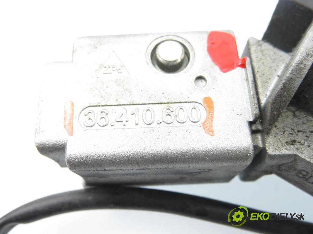 PEUGEOT EXPERT Skrzynia (VF3A_, VF3U_, VF3X_) FURGON 2008 66,00 1.6 HDi 90 16V - 9HU (DV6UTED4) 1560,00 spinačka 36410600 ; 9663123280 (Spínacia skrinka)