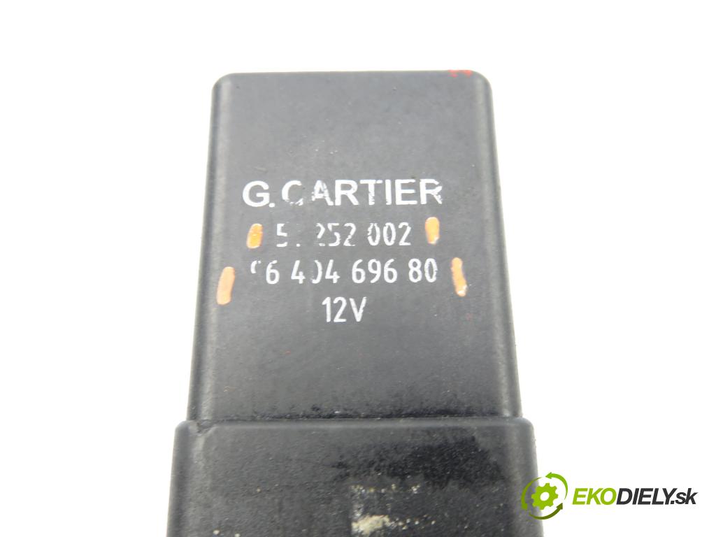 PEUGEOT EXPERT Skrzynia (VF3A_, VF3U_, VF3X_) FURGON 2008 66,00 1.6 HDi 90 16V - 9HU (DV6UTED4) 1560,00 RELÉ: JÚN: 51252002 ; 9640469680