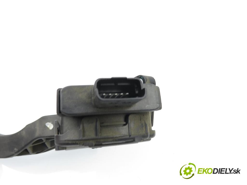 CITROEN C3 I (FC_) HB 2006 80,00 1.6 16V HDi 109 - 9HZ (DV6TED4) 1560,00 Potenciometer plynu 9651270180 ; 6PV00908301 (Potenciometer plynového pedálu)