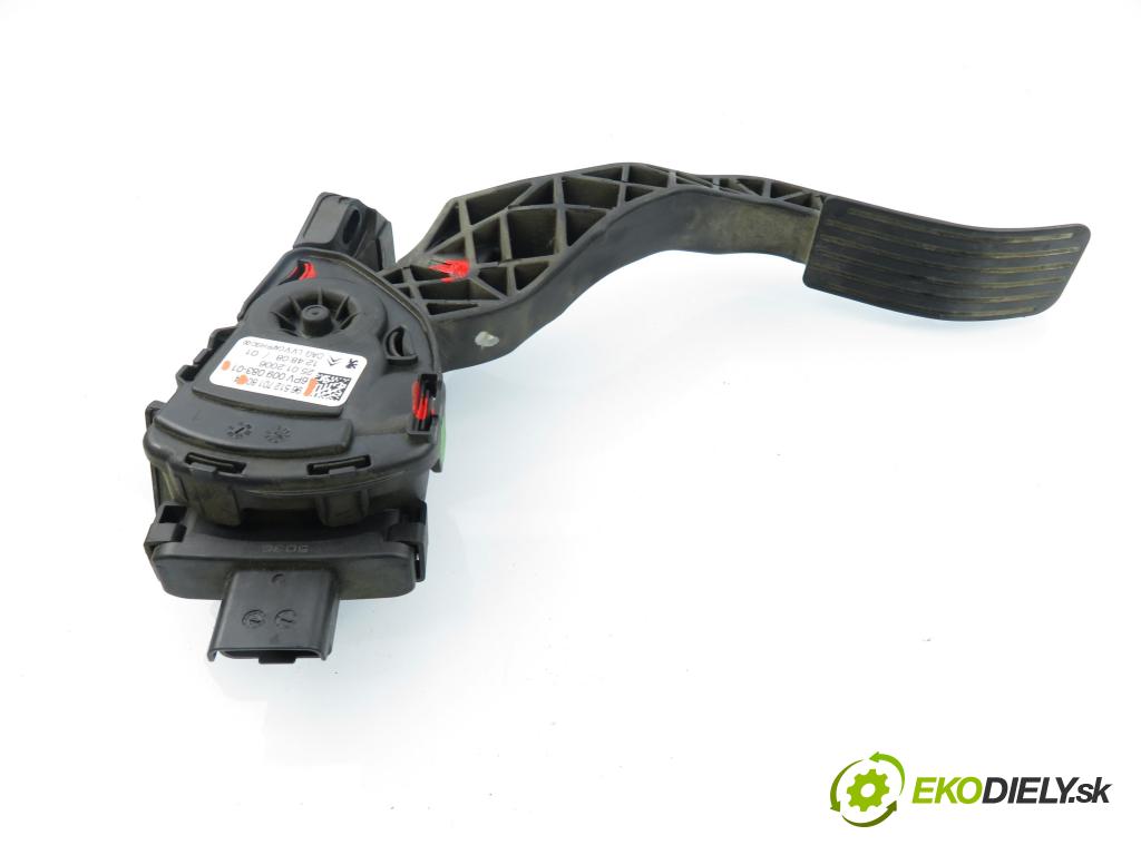 CITROEN C3 I (FC_) HB 2006 80,00 1.6 16V HDi 109 - 9HZ (DV6TED4) 1560,00 Potenciometer plynu 9651270180 ; 6PV00908301 (Potenciometer plynového pedálu)