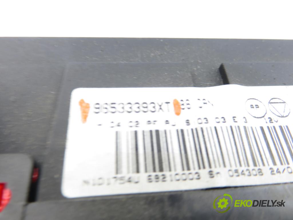 CITROEN C3 I (FC_) HB 2006 80,00 1.6 16V HDi 109 - 9HZ (DV6TED4) 1560,00 Panel kúrenia KLIMATRONIK 96533393XT