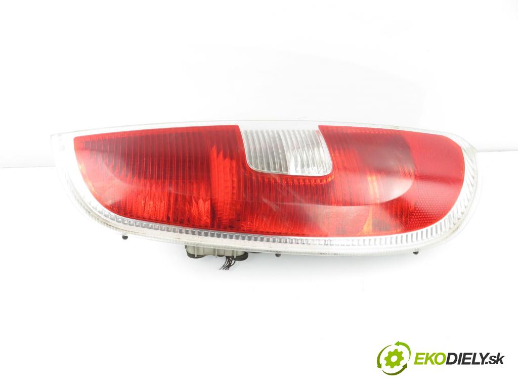 SKODA ROOMSTER (5J) KOMBIVAN 2006 51,00 1.4 TDI - BNM 1422,00 Svetlo ľavé zadné 5J7945095