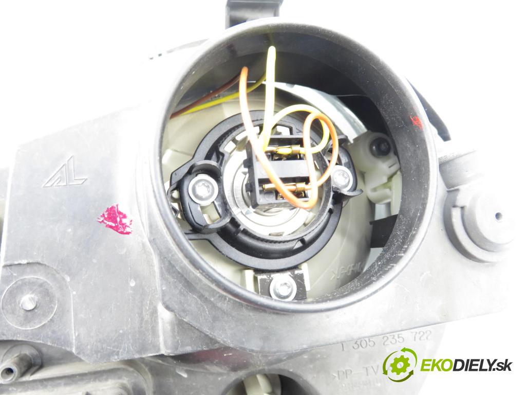 VW POLO (9N_) HB 2002 47,00 1.2 12V - AZQ 1198,00 Svetlo PP 0301190202