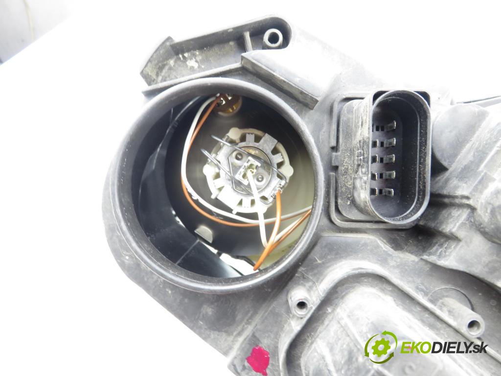 VW POLO (9N_) HB 2002 47,00 1.2 12V - AZQ 1198,00 Svetlo PP 0301190202