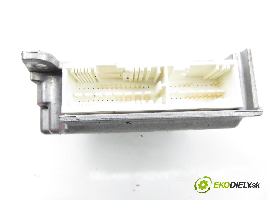FIAT GRANDE PUNTO (199_) HB 2009 57,00 1.4 - 350 A1.000 1368,00 MODUL air BAG 51838066 ; 5WK44147