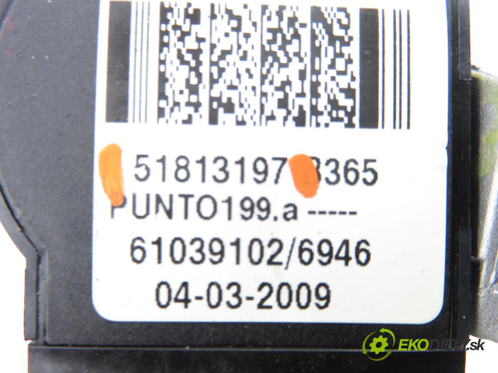 FIAT GRANDE PUNTO (199_) HB 2009 57,00 1.4 - 350 A1.000 1368,00 spinačka 51813197 ; 01098401 (Spínacia skrinka)