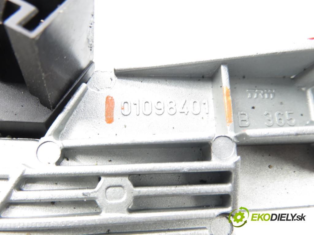 FIAT GRANDE PUNTO (199_) HB 2009 57,00 1.4 - 350 A1.000 1368,00 spinačka 51813197 ; 01098401 (Spínacia skrinka)