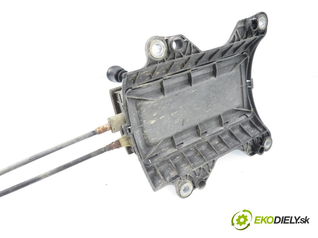 FIAT GRANDE PUNTO (199_) HB 2009 57,00 1.4 - 350 A1.000 1368,00 ZVEDÁK: 553459180