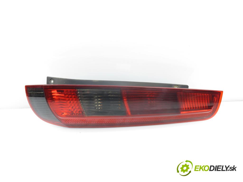 FORD FIESTA V (JH_, JD_) HB 2005 50,00 1.4 TDCi 68 - F6JB 1399,00 světlo pravé zadní 2S5113A602A ; 2S5113A602B