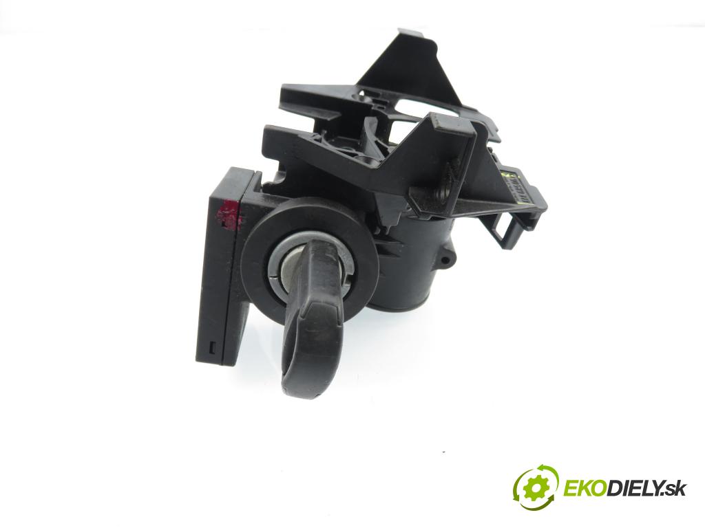 OPEL CORSA C (X01) HB 2001 66,00 1.4 - Z 14 XE 1389,00 spinačka 90589313 ; 90589389 ; 24445098 (Spínacia skrinka)