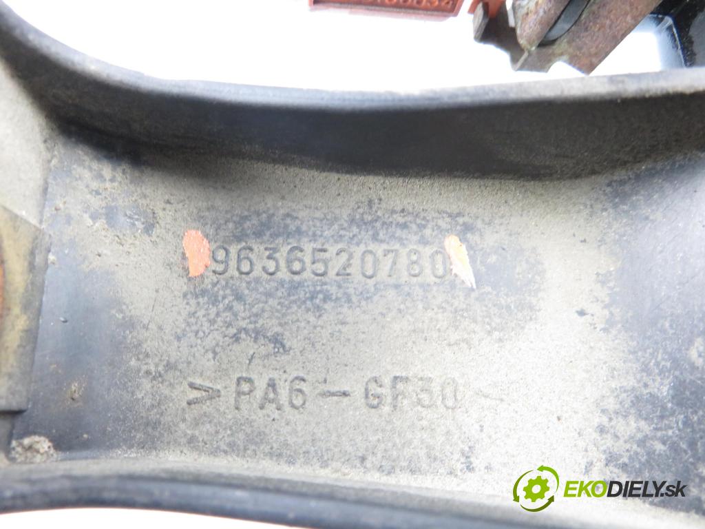 PEUGEOT 307 SW (3H) KOMBI 2003 81,00 1.6 16V - NFU (TU5JP4) 1587,00 Lišta vstrekovacia 0280156034 ; 9636520780 (Vstrekovacia lišta)