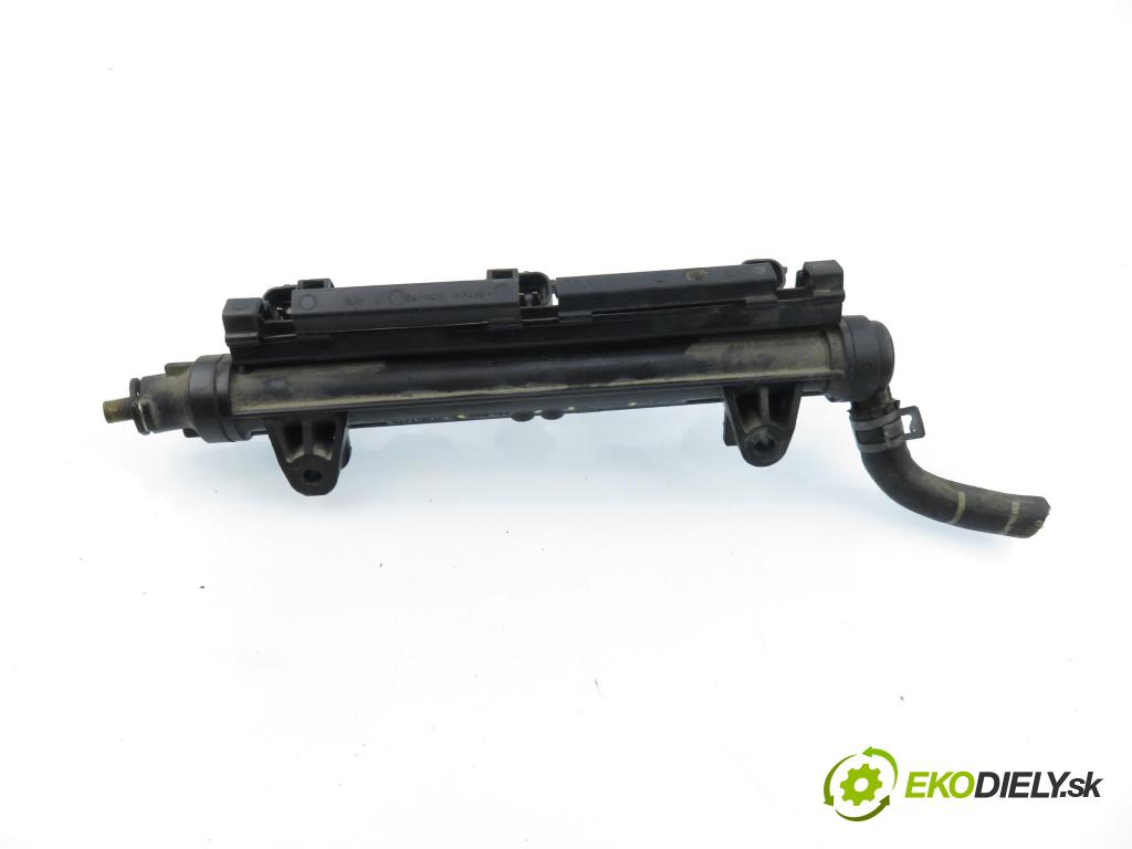 VW POLO (9N_) HB 2004 40,00 1.2 6V 54 - AWY 1198,00 Lišta vstrekovacia 03E906031 ; 03E133320 ; 03E133319 (Vstrekovacia lišta)